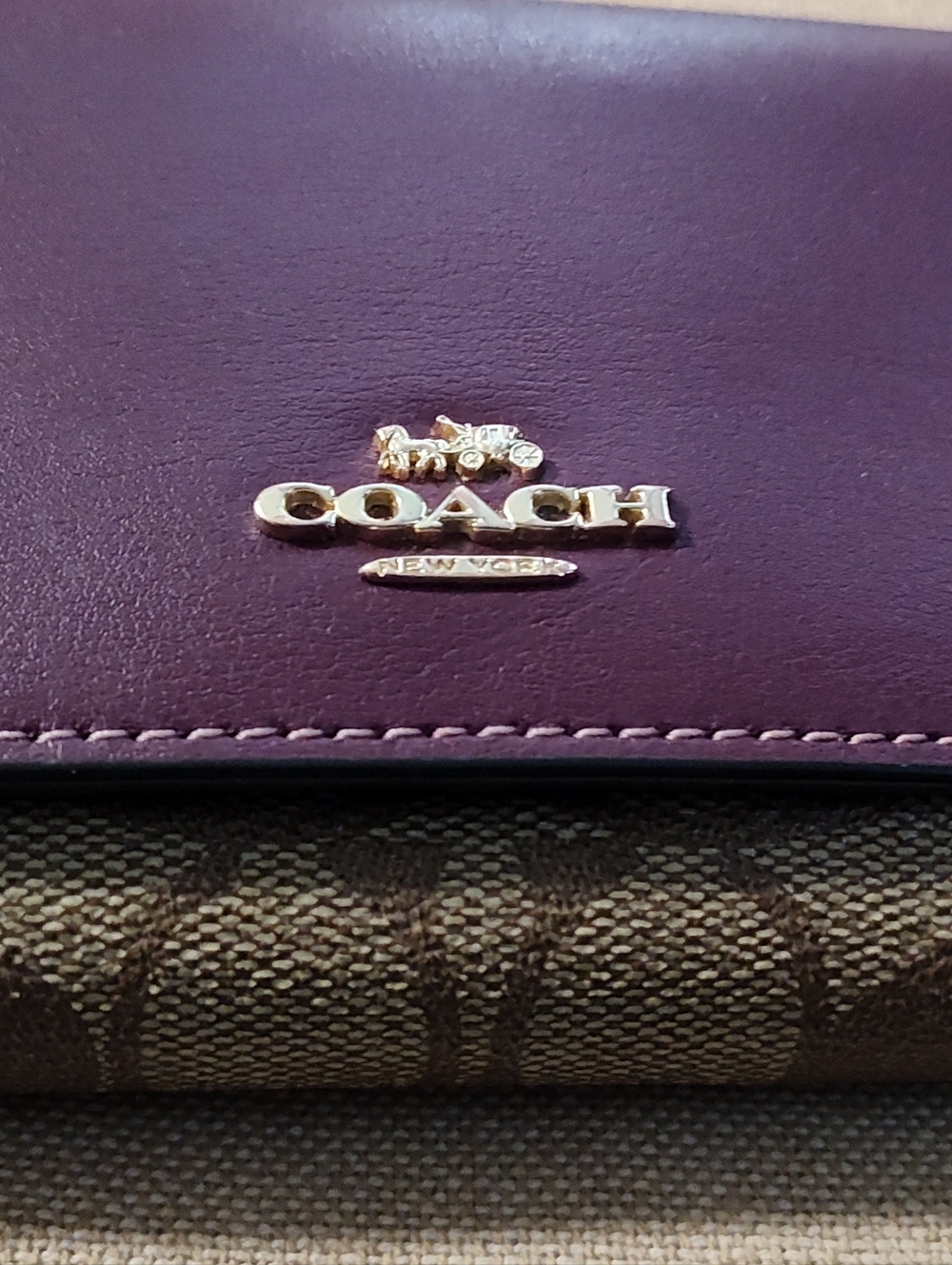 COACH Purple Leather & Canvas Wallet with Gold Logo. Excellent Condition.